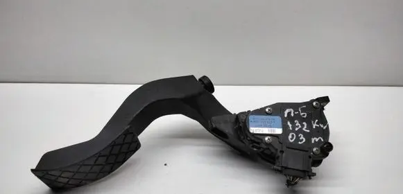 Audi A6 S6 C5 4B Accelerator throttle pedal 8D1723523F