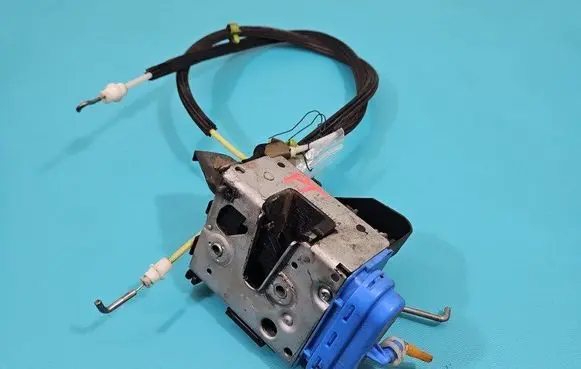 Audi A4 S4 B5 8D Rear door lock 8D0839016A IMPRK1509320