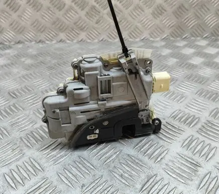 Audi Q7 4L Coupe door lock (next to the handle) 3C2837015A