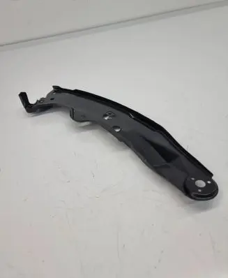 Volkswagen Golf VIII Top upper radiator support slam panel