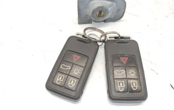 Volvo V60 Front door lock (next to the handle) 31276333
