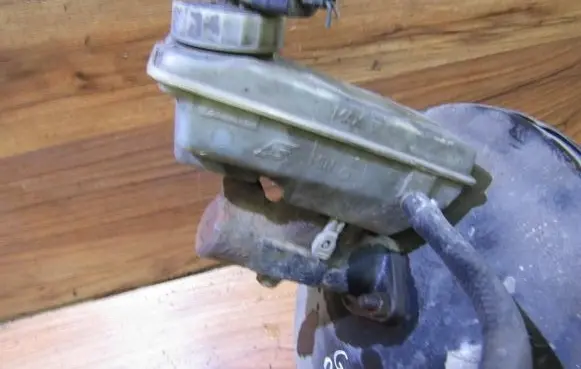 Ford Galaxy Master brake cylinder