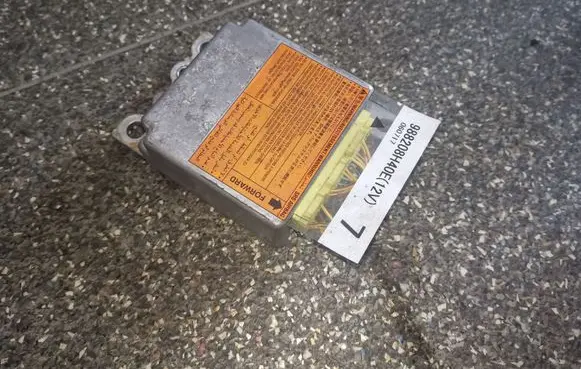 Nissan X-Trail T30 Airbag control unit/module 988208H40E