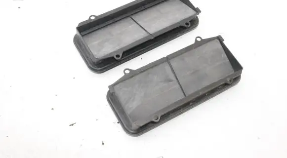 Nissan Leaf II (ZE1) Quarter panel pressure vent 8200213712C