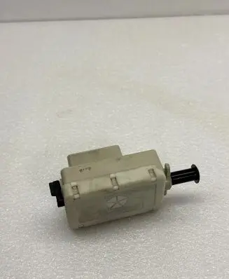 Jeep Cherokee IV KK Brake pedal sensor switch 56045043AG