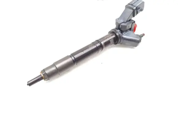 Volvo XC90 Fuel injector 31432836