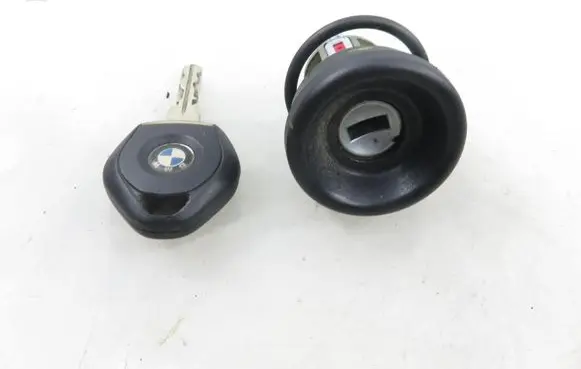 BMW 5 E39 Ignition lock 8363099