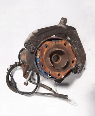 Rear wheel hub spindle/knuckle