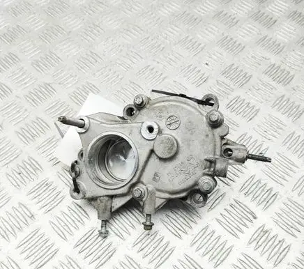 Ford Kuga II Vacuum pump 9674992180 9810737980