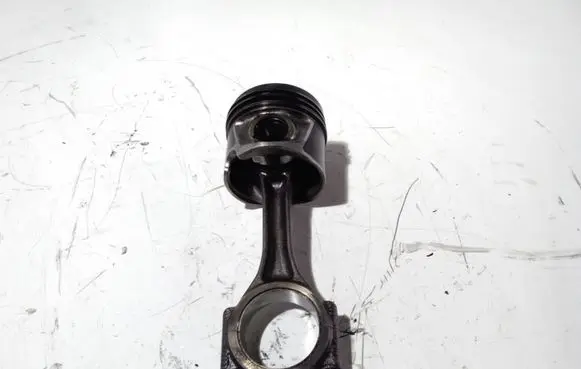 Audi A4 S4 B7 8E 8H Piston with connecting rod 038J