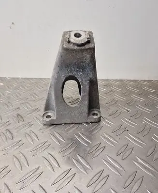 Audi A8 S8 D3 4E Engine mounting bracket 4E0199308BG