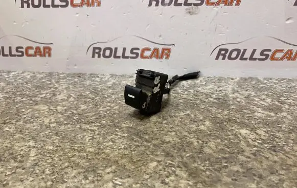 Land Rover Range Rover L322 Quarter vent window switch 06032B