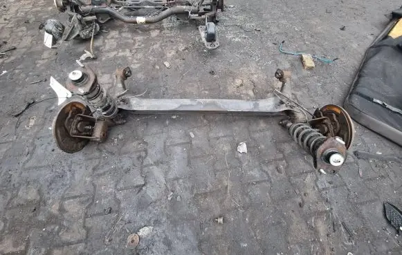 Toyota Corolla Verso E121 Rear axle beam 