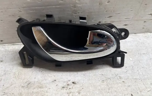 Nissan Qashqai Front door interior handle 806704EA0