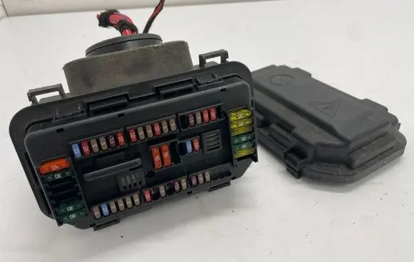 BMW 3 F30 F35 F31 Fuse box cover