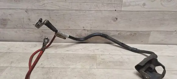 Skoda Octavia Mk2 (1Z) Positive cable (battery) 