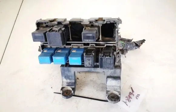 Nissan Almera Tino Fuse box set