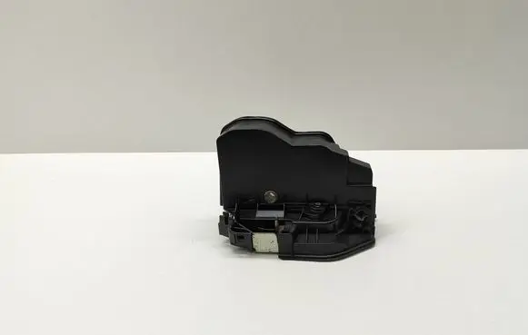 BMW 5 E60 E61 Front door lock 7167071 7154621 51217167071