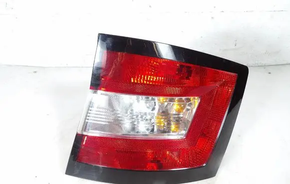Skoda Fabia Mk3 (NJ) Rear/tail lights 6V9945096