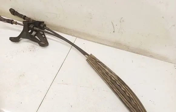 Volkswagen Golf VI Gear shift cable linkage 1K0711266AC