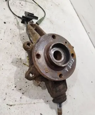 Peugeot 5008 Front wheel hub spindle knuckle