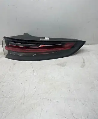 Porsche Cayenne (9Y0 9Y3) Rear/tail lights 9Y0945096J 2063095