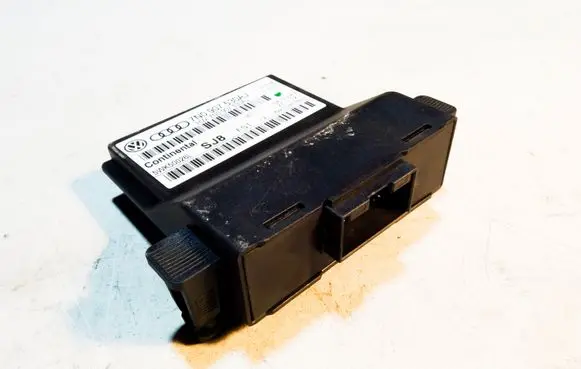 Volkswagen PASSAT B7 Gateway control module 7N0907530AJ 7N0907530