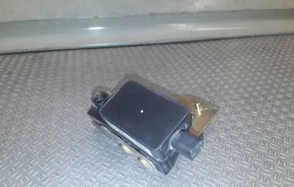 Volkswagen New Beetle ESP acceleration yaw rate sensor 1J0907657 1J0907651