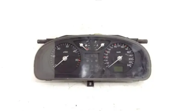 Renault Laguna II Speedometer (instrument cluster) 8200399758