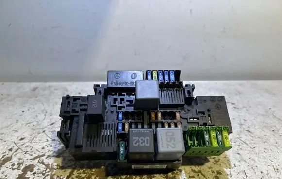 Mercedes-Benz C W205 Fuse module 50W211F04 A2229063202 162234500
