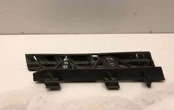 Volkswagen PASSAT B6 Front bumper mounting bracket 3C0807184