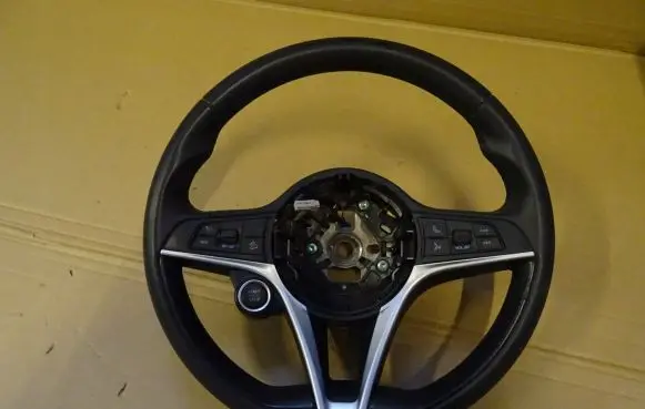 Alfa Romeo Stelvio Steering wheel