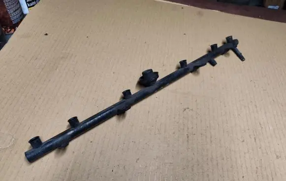 Fuel main line pipe