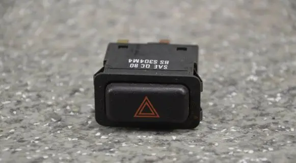 BMW 3 E30 Hazard light switch saeqc80