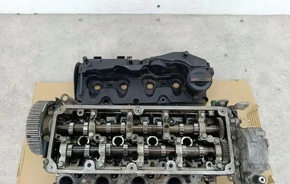 Volkswagen PASSAT B7 Engine head 03L103286A