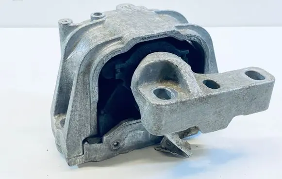 Seat Altea XL Engine mount bracket 1K0199262AM