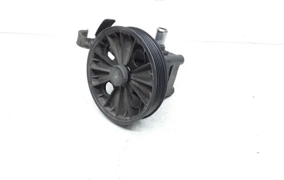 Volvo V70 Power steering pump 30665099