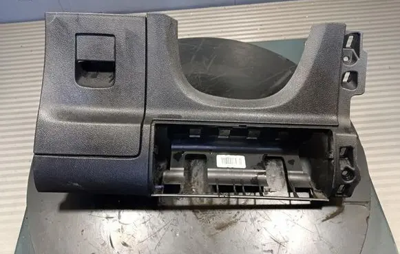 Ford Galaxy Glove box