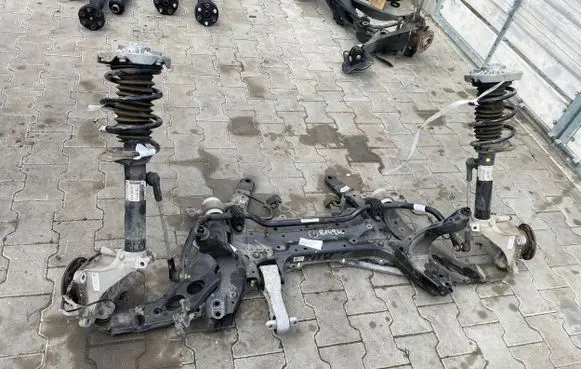BMW 2 F45 Stub axle 68768536876854
