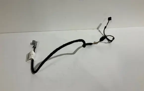 Mercedes-Benz E W212 AUX in-socket connector 2124400613 DB5E360111 300409001
