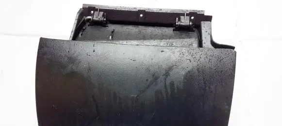 Opel Antara Glove box