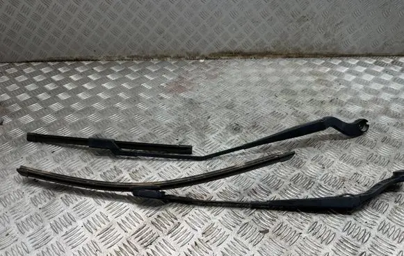 Ford Ecosport Front wiper blade arm