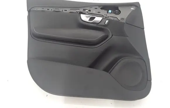 Volvo XC90 Front door card panel trim 31393113