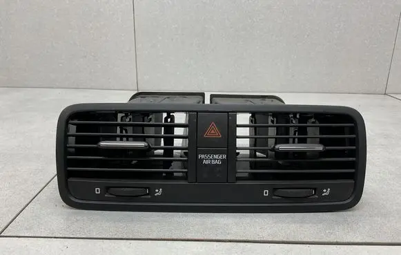 Skoda Yeti (5L) Dash center air vent grill 5L0820951