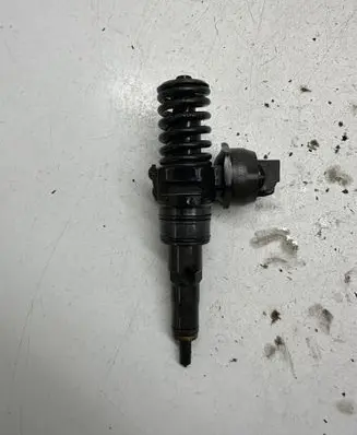Audi A4 S4 B7 8E 8H Fuel injector 038130073BP 0414720314