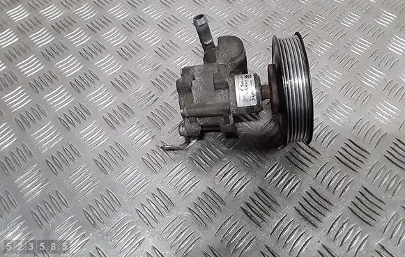 BMW X1 E84 Power steering pump 678045902
