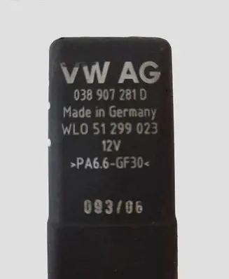 Volkswagen Touran I Glow plug pre-heat relay 038907281D