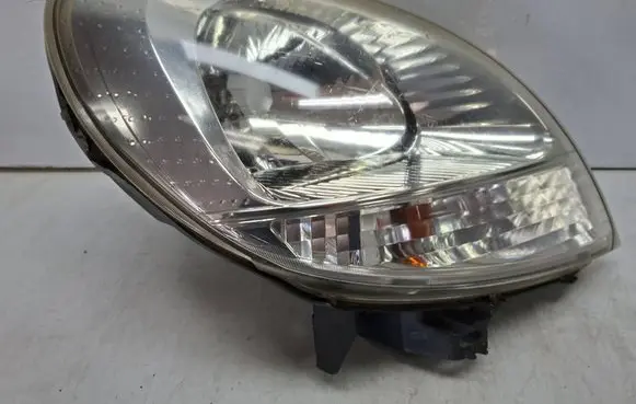 Renault Kangoo I Headlight/headlamp S27647961 8200236591