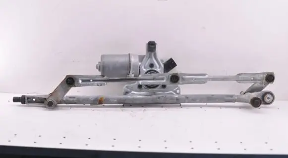 Chrysler Town u0026 Country V Front wiper linkage and motor W000011423 05113043AB