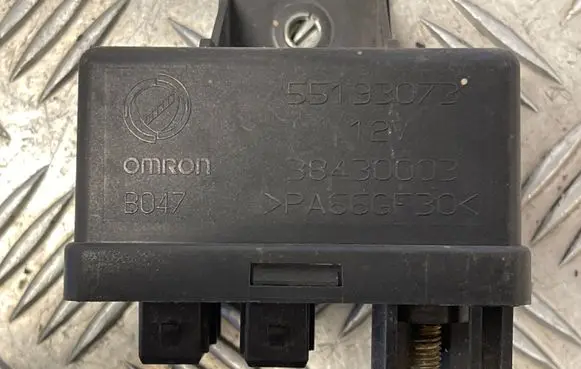 Fiat 500 Glow plug pre-heat relay 55193073